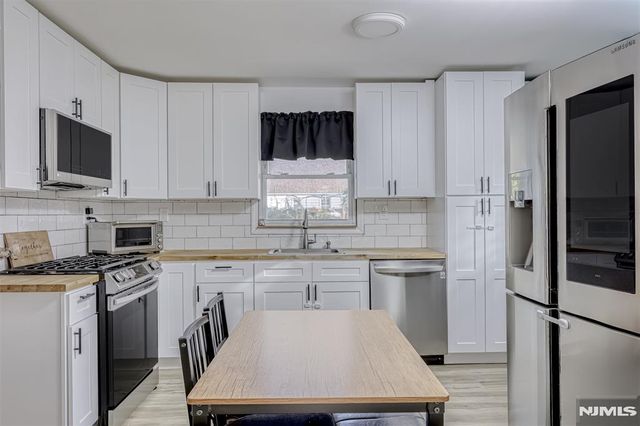 22 Wanaque Avenue, Wanaque, NJ 07420