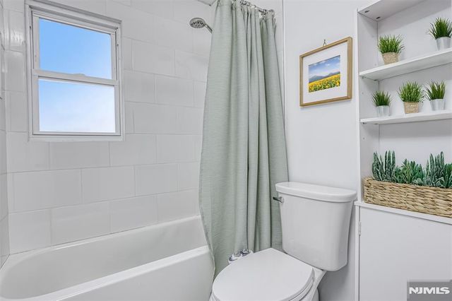 22 Wanaque Avenue, Wanaque, NJ 07420