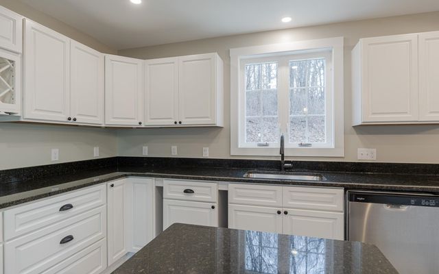 10 Hillside Avenue, Swanzey, NH 03446