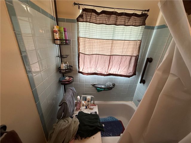 111 Forrestdale Dr, Ohioville, PA 15052