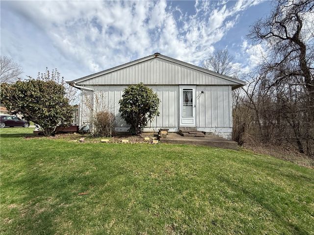 111 Forrestdale Dr, Ohioville, PA 15052