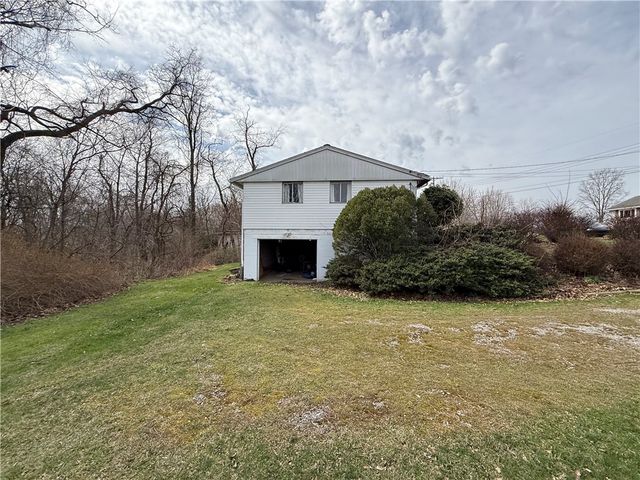 111 Forrestdale Dr, Ohioville, PA 15052