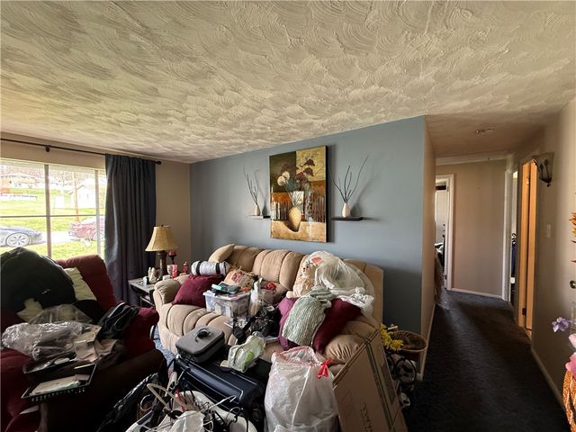 111 Forrestdale Dr, Ohioville, PA 15052