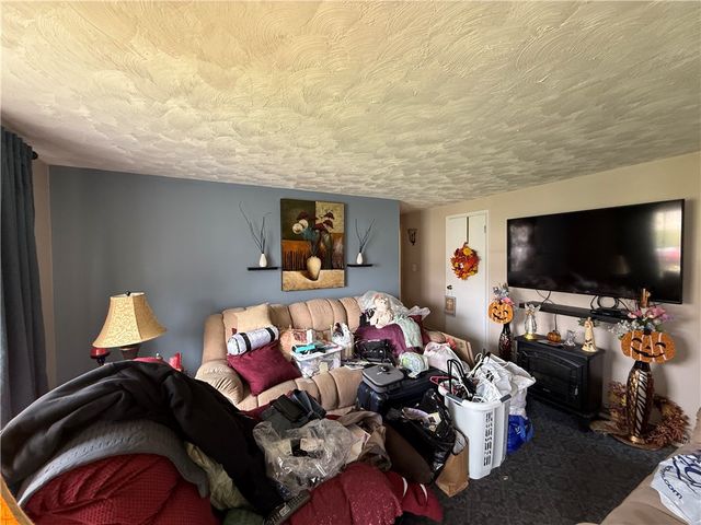 111 Forrestdale Dr, Ohioville, PA 15052