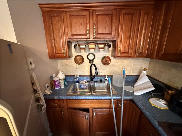 111 Forrestdale Dr, Ohioville, PA 15052