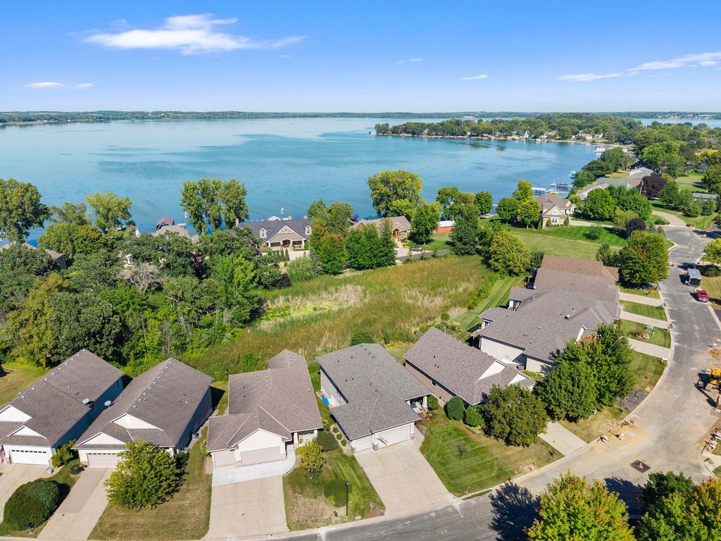 1404 Beachcomber Boulevard, Waconia, MN 55387 — photo 3