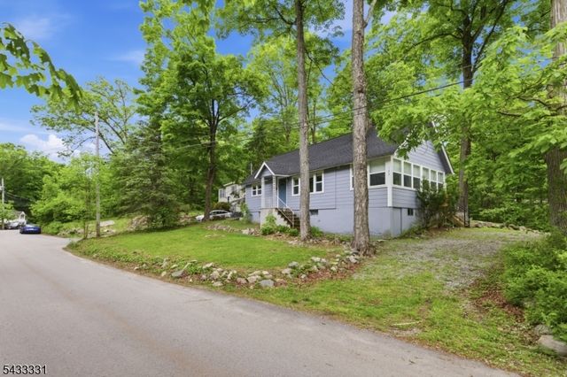 123 Glen Rd, Vernon Twp., NJ 07422