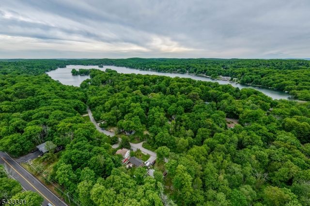 123 Glen Rd, Vernon Twp., NJ 07422