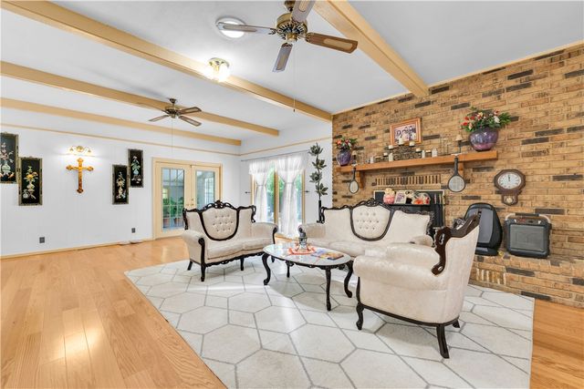 2015 Jefferson, Siloam Springs, AR 72761