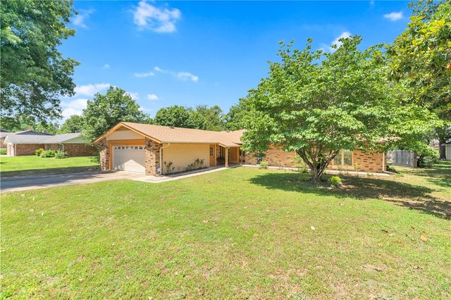 2015 Jefferson, Siloam Springs, AR 72761