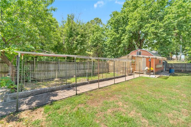 2015 Jefferson, Siloam Springs, AR 72761
