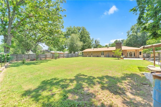 2015 Jefferson, Siloam Springs, AR 72761
