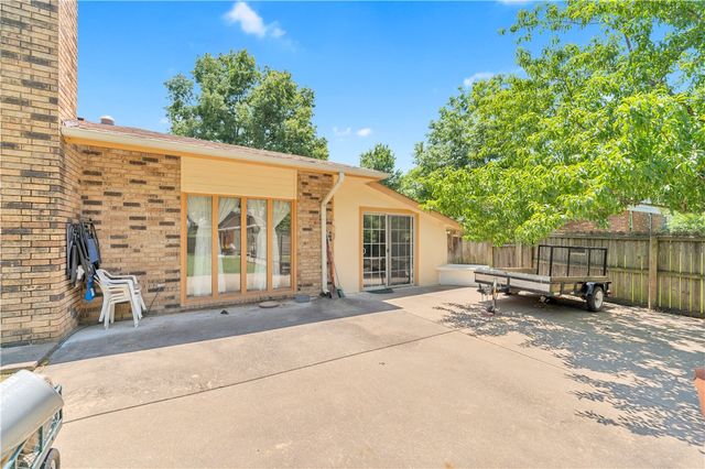 2015 Jefferson, Siloam Springs, AR 72761