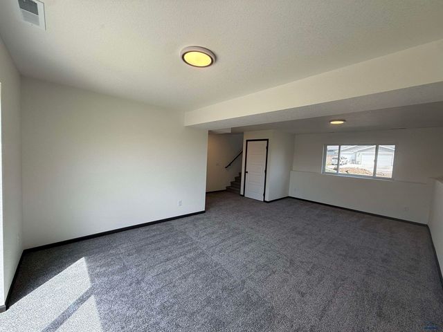445 YELNER DR, Box Elder, SD 57719