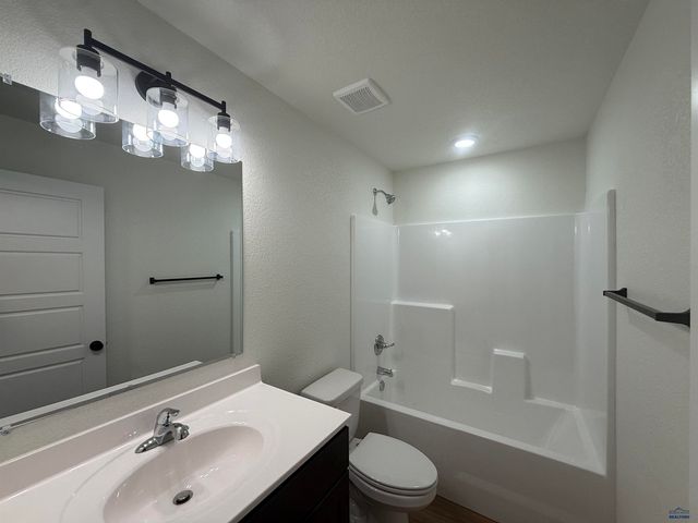 445 YELNER DR, Box Elder, SD 57719