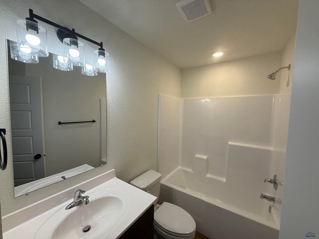 445 YELNER DR, Box Elder, SD 57719