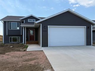 445 YELNER DR, Box Elder, SD 57719