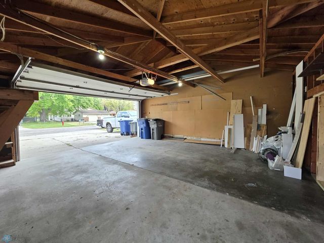 2411 Country Club Parkway, Moorhead, MN 56560