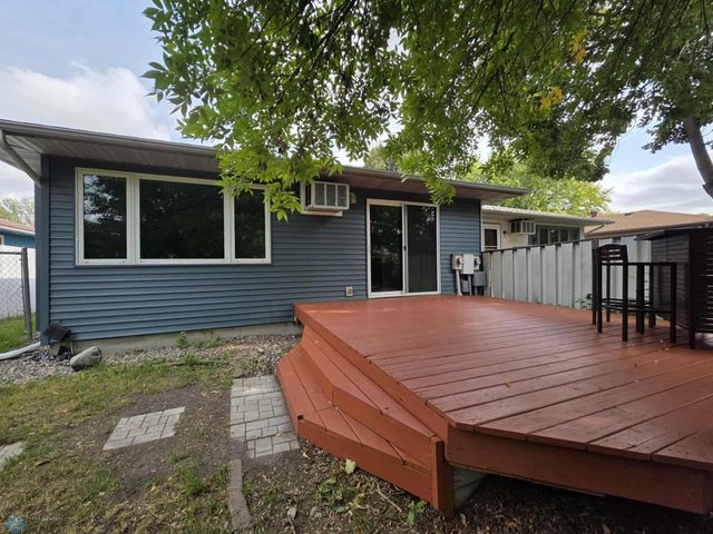 2411 Country Club Parkway, Moorhead, MN 56560