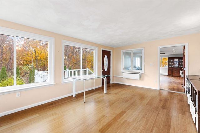 10 Apache Trl, Medford, MA 02155