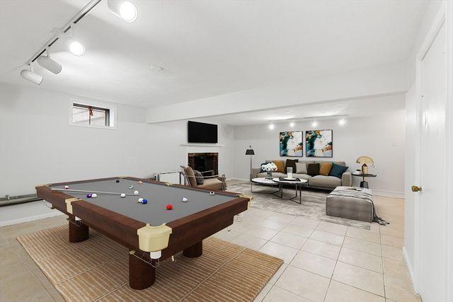 10 Apache Trl, Medford, MA 02155