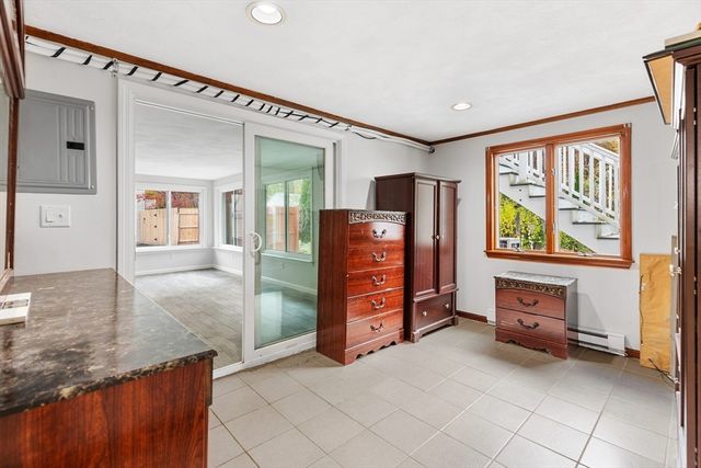 10 Apache Trl, Medford, MA 02155