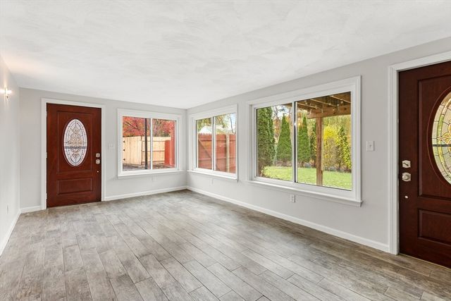 10 Apache Trl, Medford, MA 02155