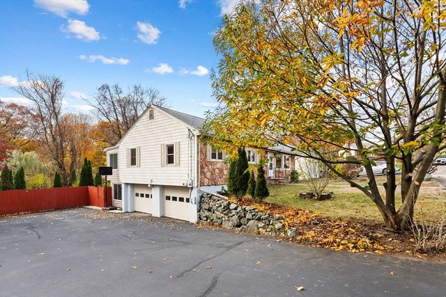 10 Apache Trl, Medford, MA 02155