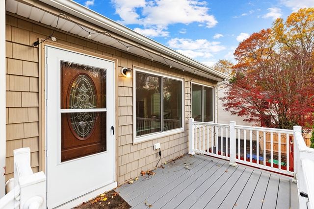 10 Apache Trl, Medford, MA 02155