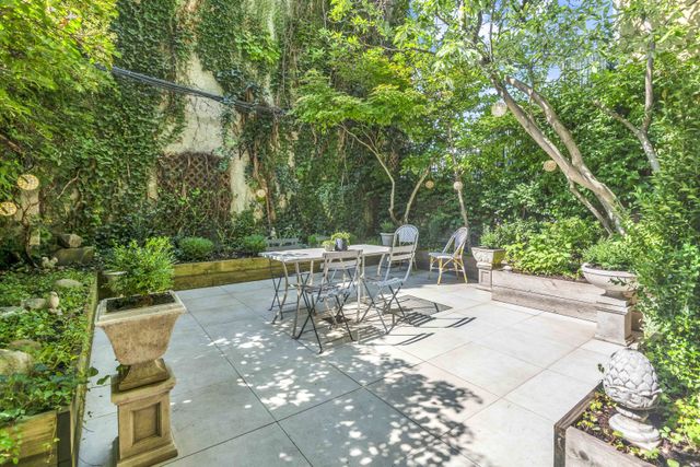 676 Union Street TH, New York City, NY 11215