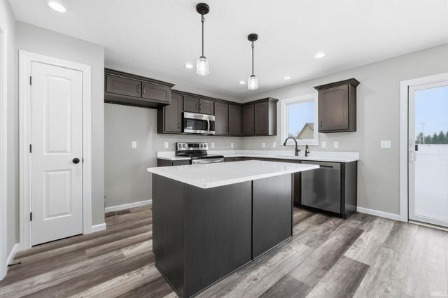 18738 Eisley Cove, Auburn, IN 46706