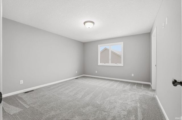 18738 Eisley Cove, Auburn, IN 46706