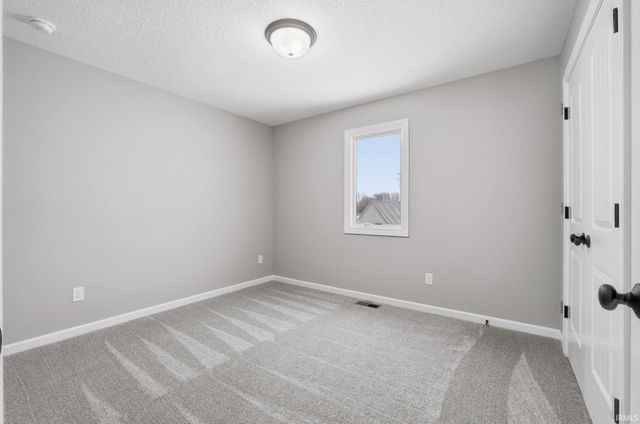 18738 Eisley Cove, Auburn, IN 46706