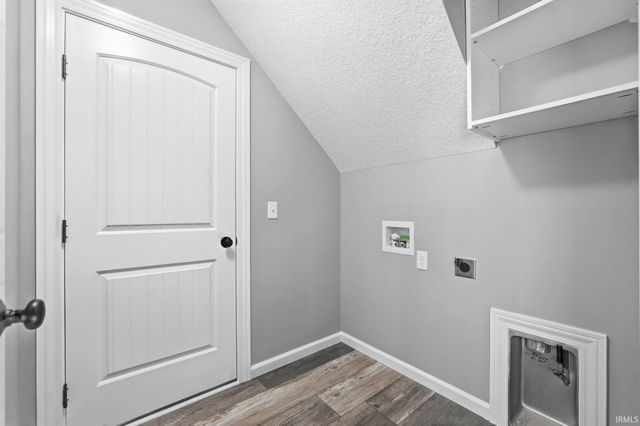 18738 Eisley Cove, Auburn, IN 46706