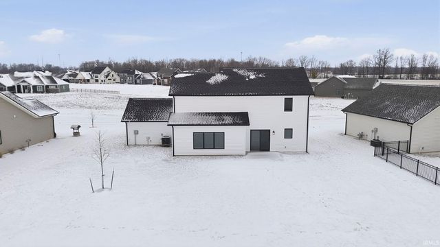 18738 Eisley Cove, Auburn, IN 46706