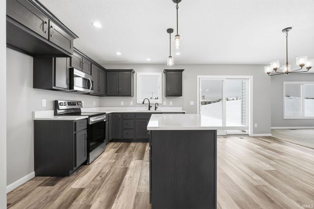 18738 Eisley Cove, Auburn, IN 46706