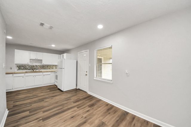 2112 Dewberry Lane, Pasadena, TX 77502