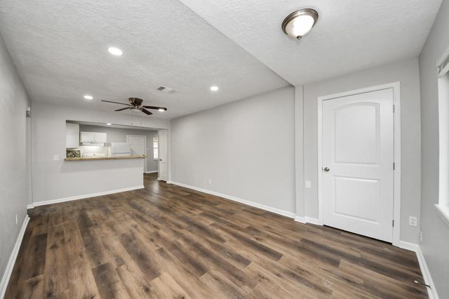 2112 Dewberry Lane, Pasadena, TX 77502