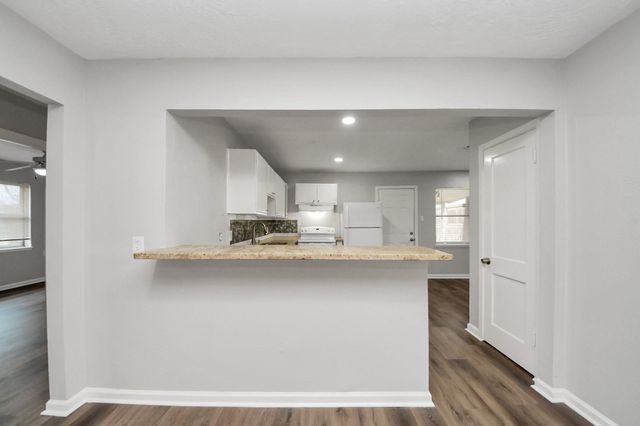 2112 Dewberry Lane, Pasadena, TX 77502