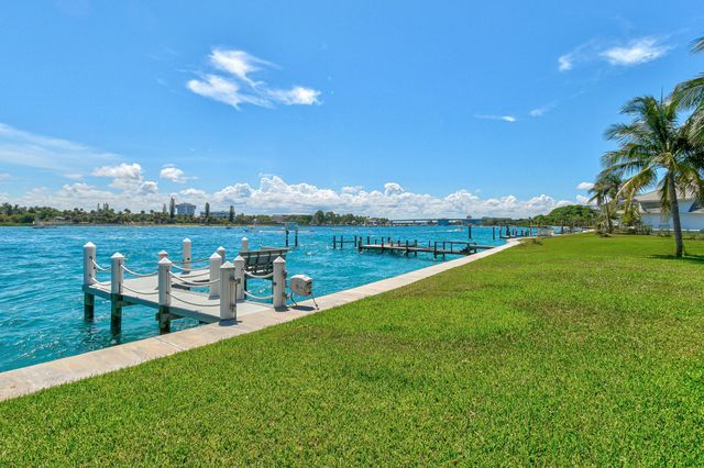 87 Lighthouse Drive, Jupiter Inlet Colony, FL 33469