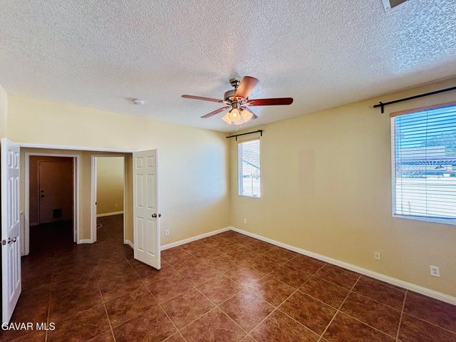 36742 E 37th Street, Palmdale, CA 93550