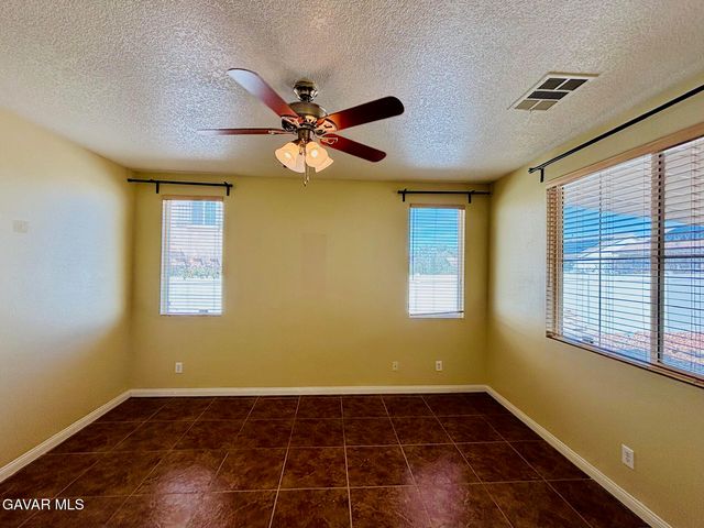 36742 E 37th Street, Palmdale, CA 93550