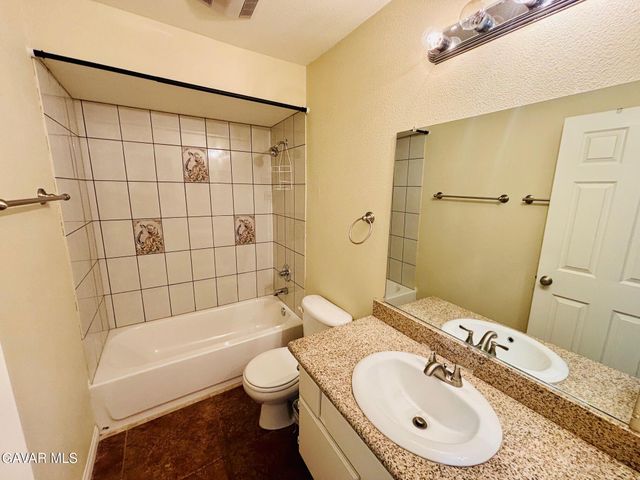 36742 E 37th Street, Palmdale, CA 93550