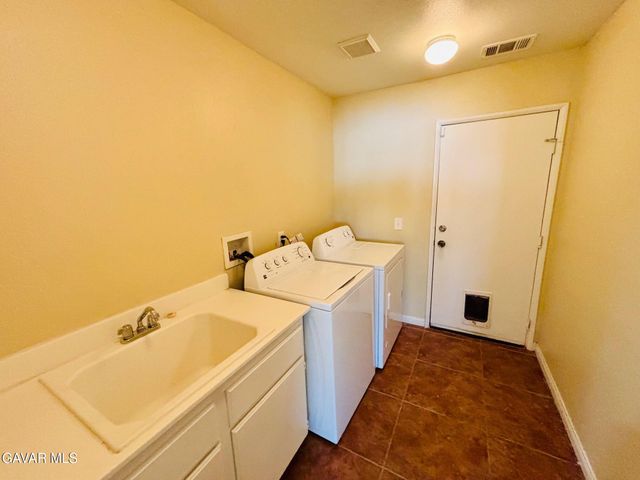 36742 E 37th Street, Palmdale, CA 93550