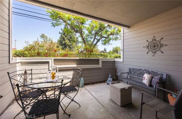 3500 S Greenville Street H4, Santa Ana, CA 92704