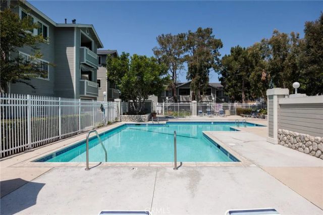3500 S Greenville Street H4, Santa Ana, CA 92704