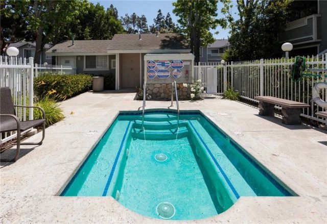 3500 S Greenville Street H4, Santa Ana, CA 92704