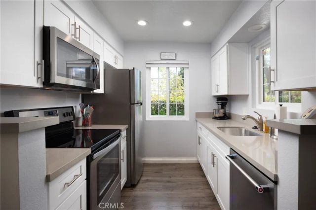 3500 S Greenville Street H4, Santa Ana, CA 92704