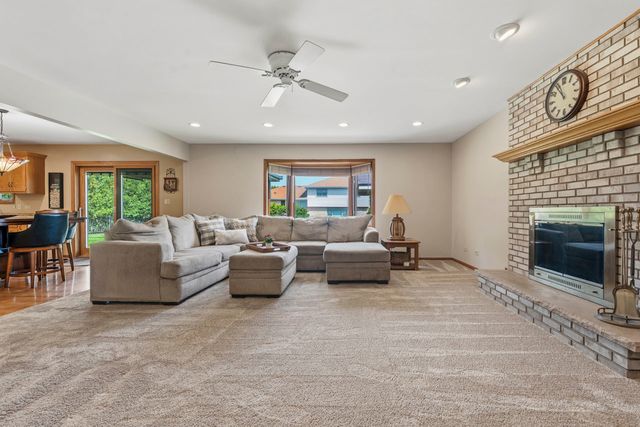 7630 Prestwick Drive, Tinley Park, IL 60477