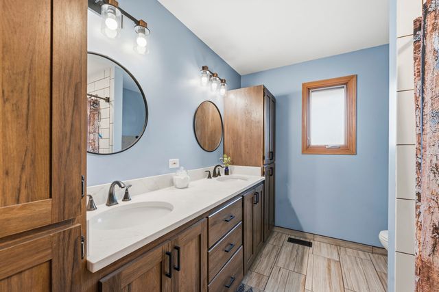 7630 Prestwick Drive, Tinley Park, IL 60477